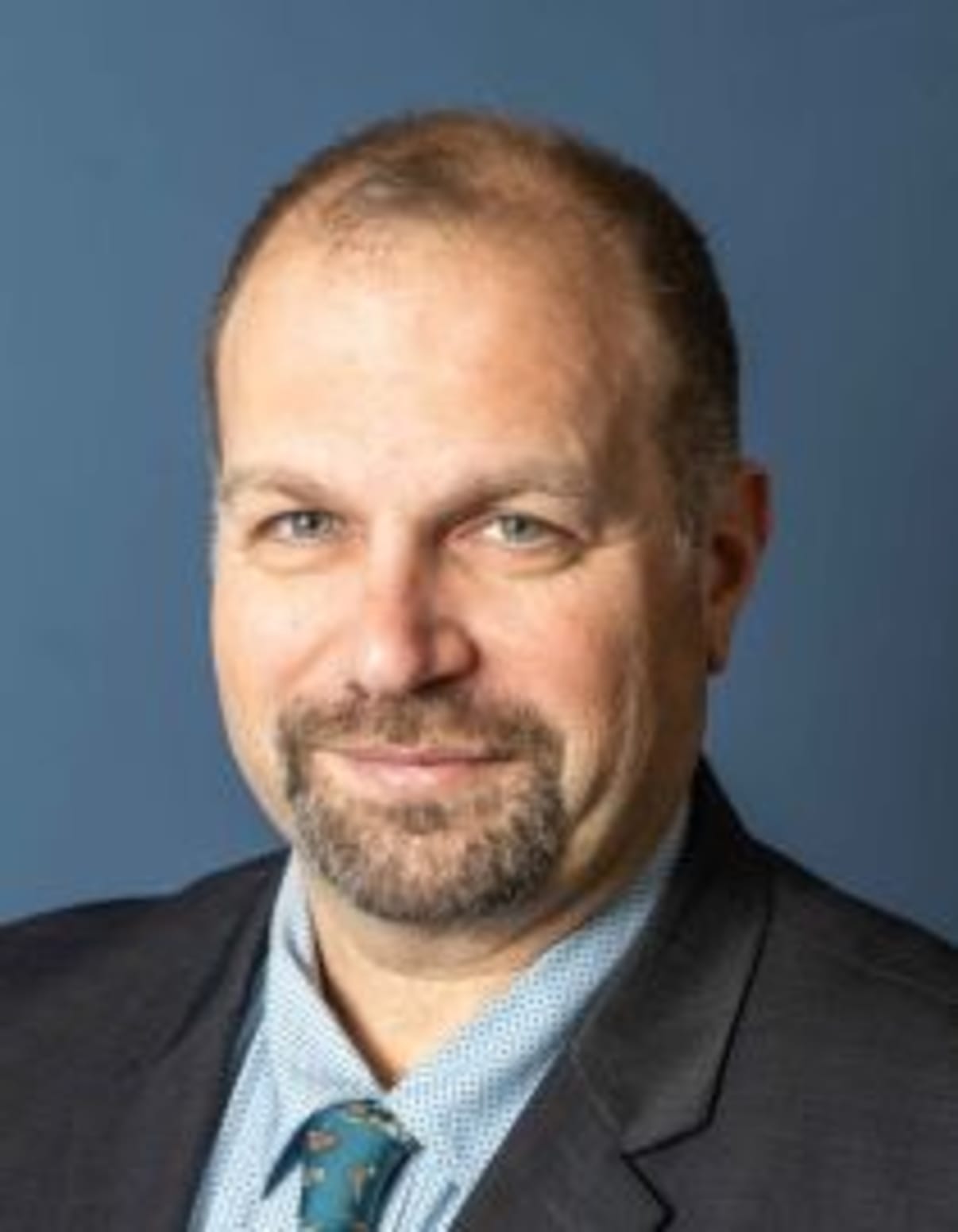 תמונת פורטרט של בעל המקצוע