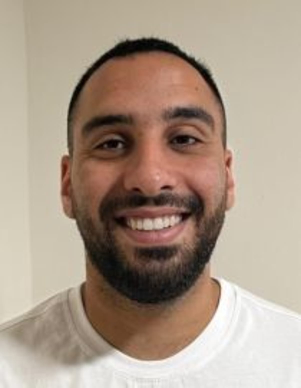 תמונת פורטרט של בעל המקצוע