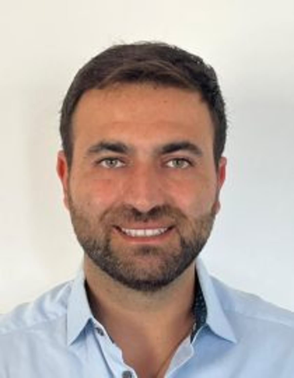 תמונת פורטרט של בעל המקצוע