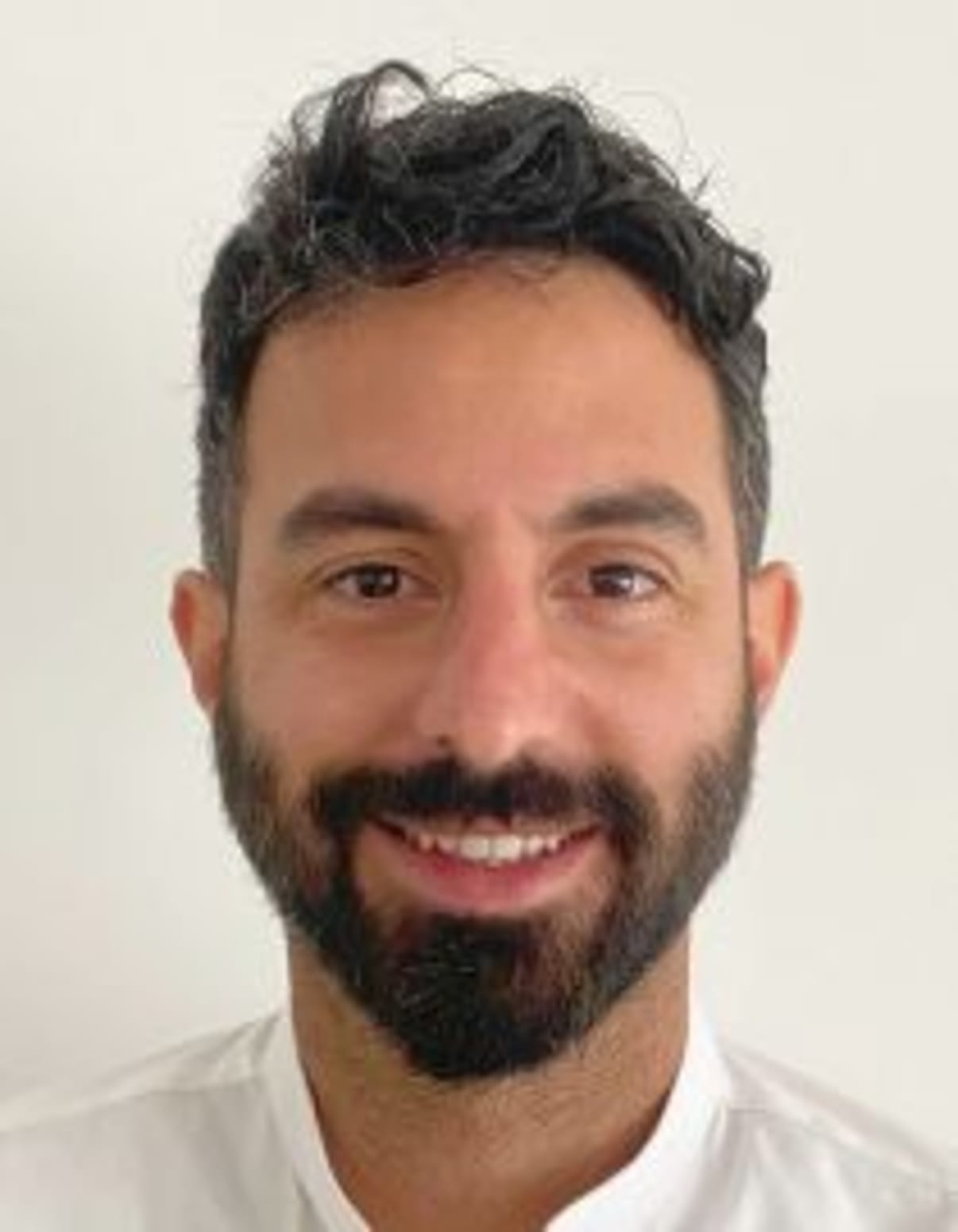 תמונת פורטרט של בעל המקצוע