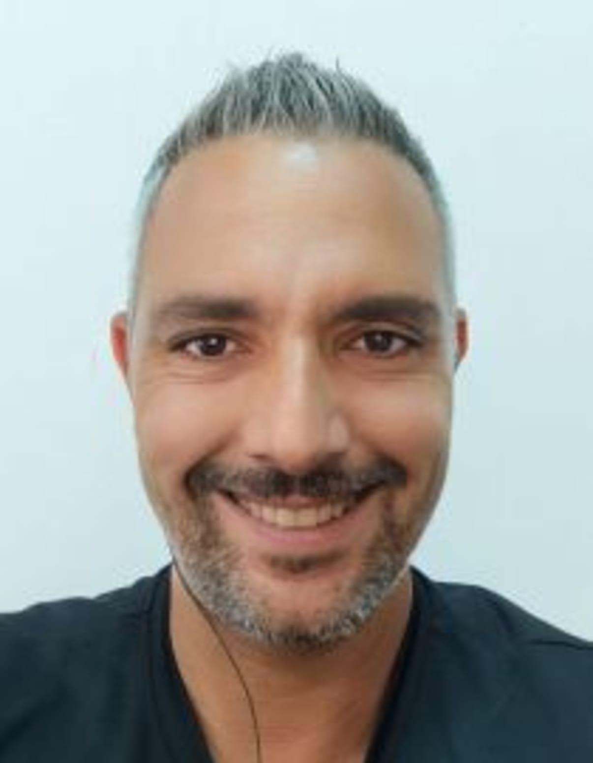 תמונת פורטרט של בעל המקצוע