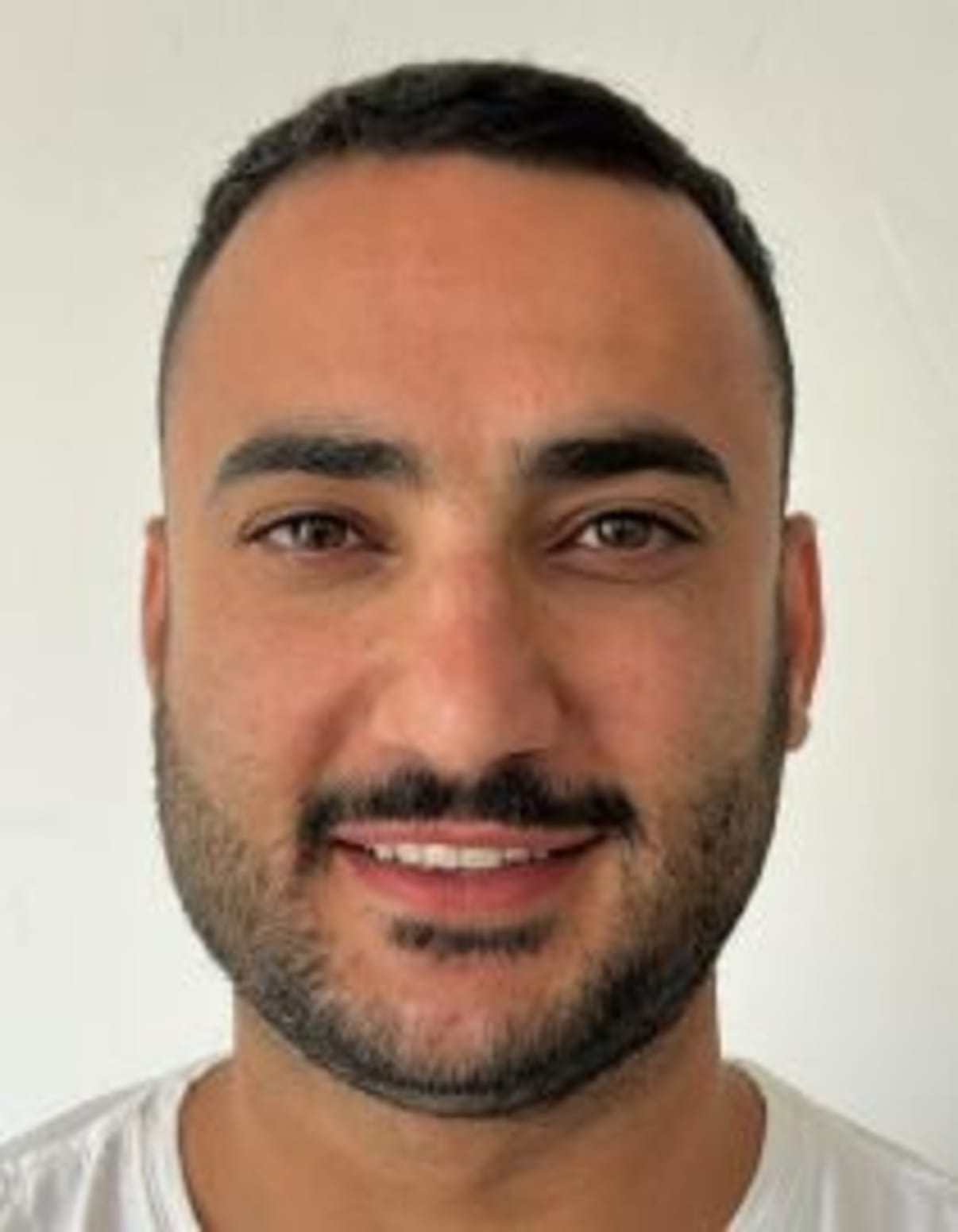 תמונת פורטרט של בעל המקצוע