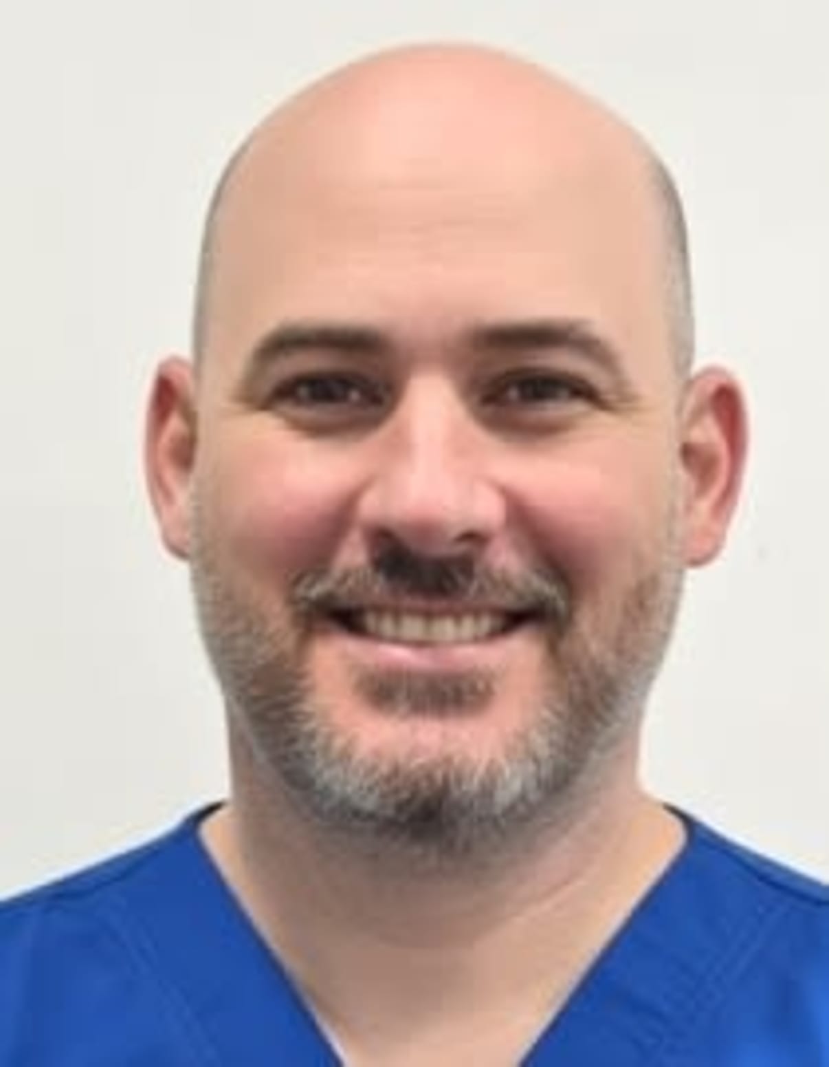 תמונת פורטרט של בעל המקצוע