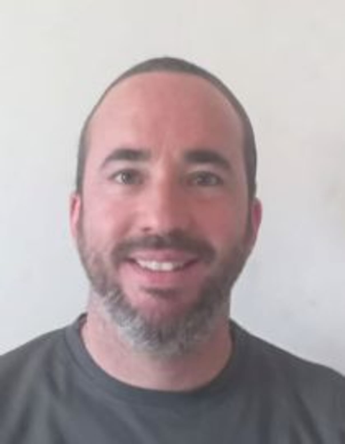 תמונת פורטרט של בעל המקצוע