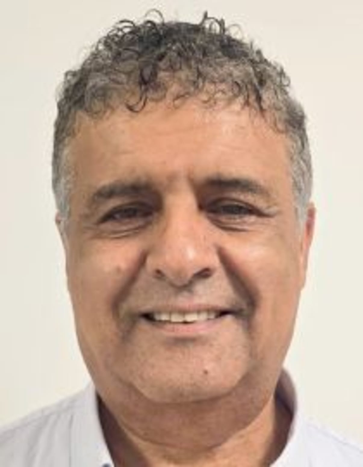 תמונת פורטרט של בעל המקצוע