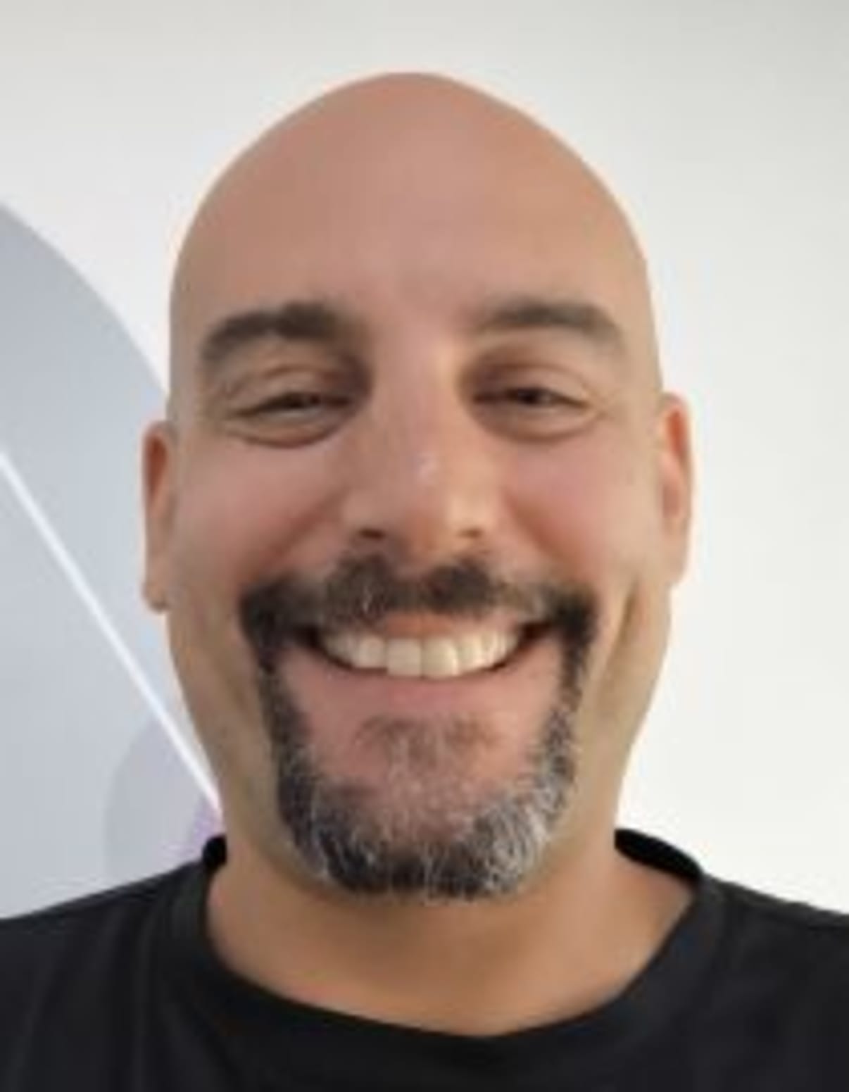 תמונת פורטרט של בעל המקצוע