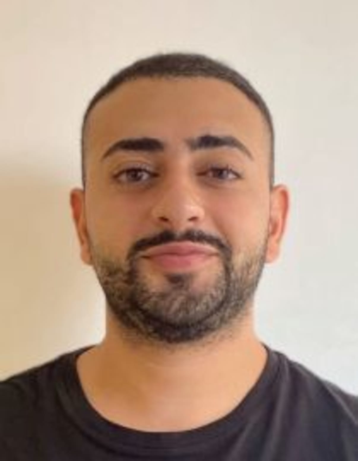 תמונת פורטרט של בעל המקצוע