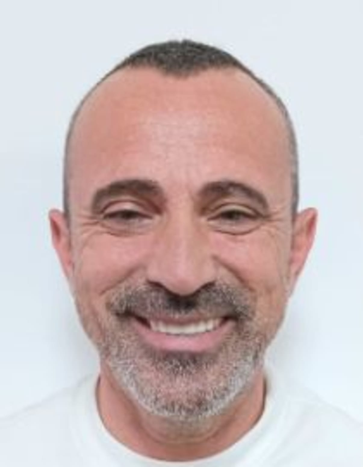 תמונת פורטרט של בעל המקצוע