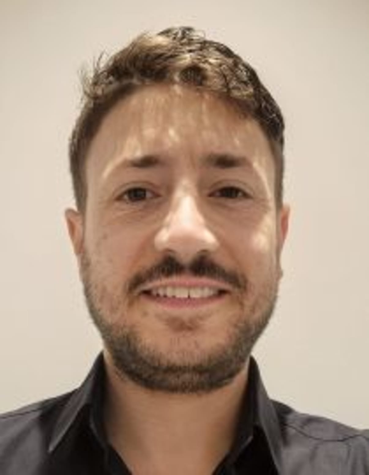 תמונת פורטרט של בעל המקצוע