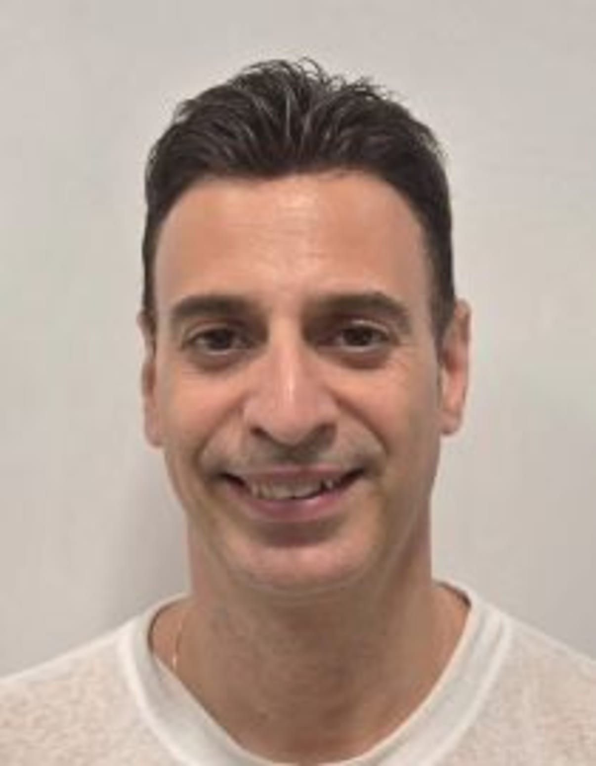 תמונת פורטרט של בעל המקצוע