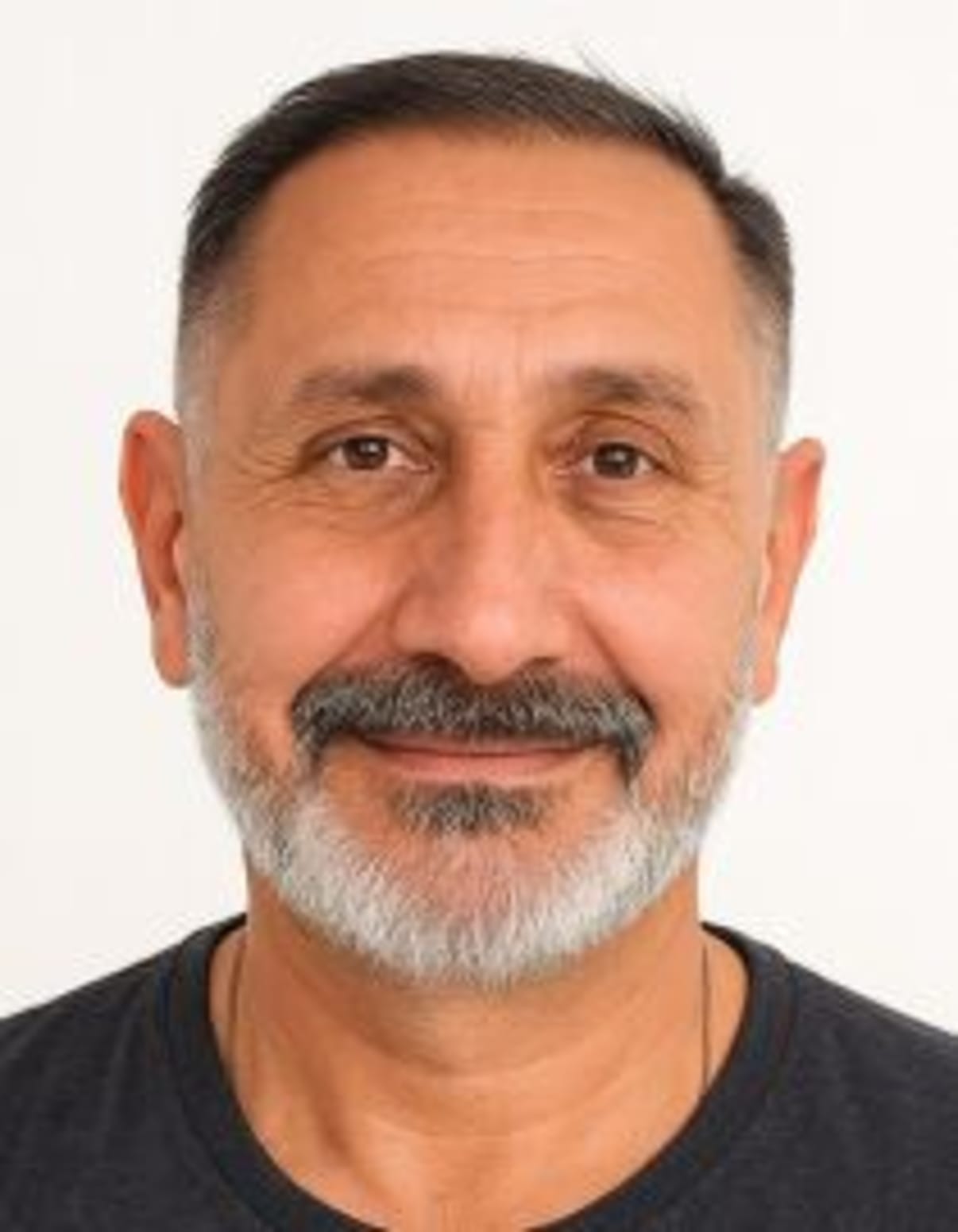 תמונת פורטרט של בעל המקצוע