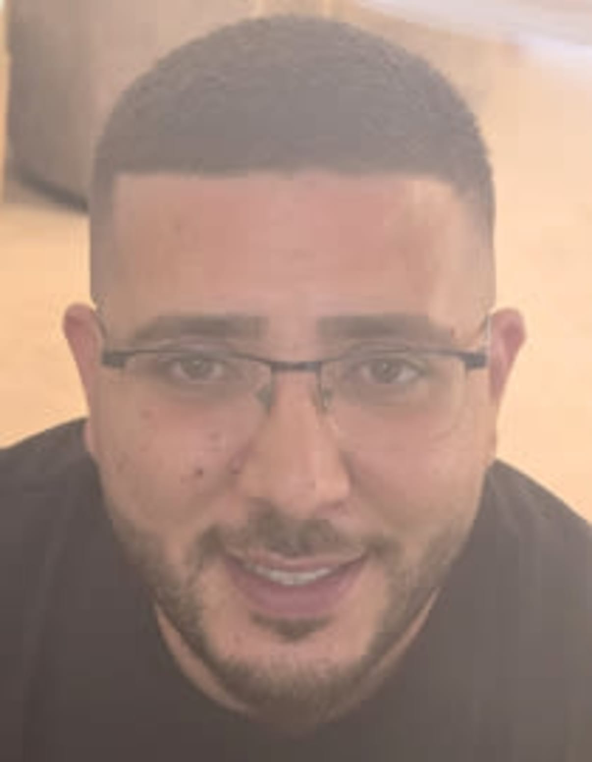 תמונת פורטרט של בעל המקצוע