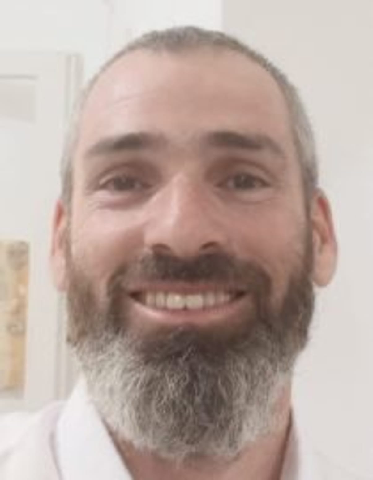 תמונת פורטרט של בעל המקצוע