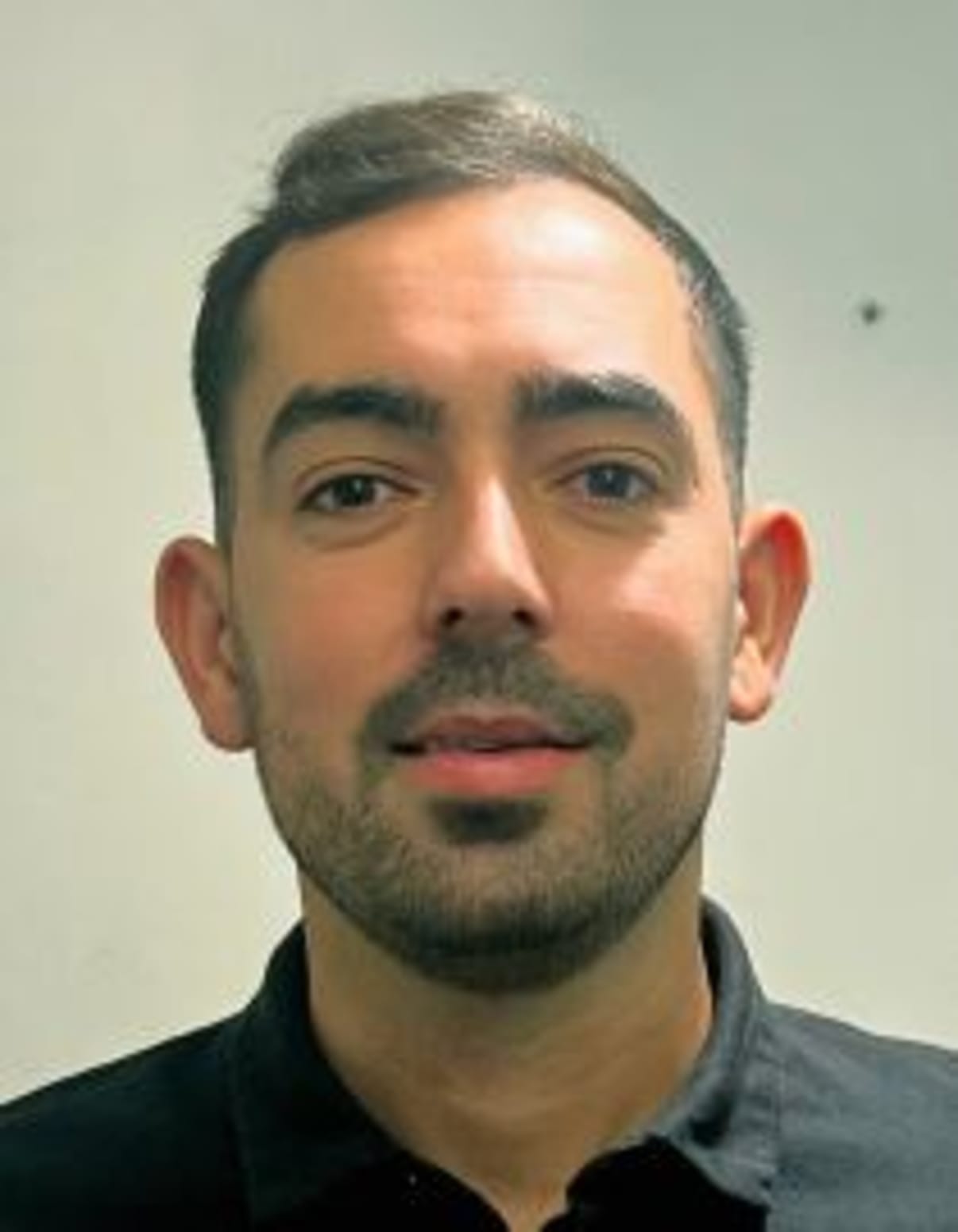 תמונת פורטרט של בעל המקצוע