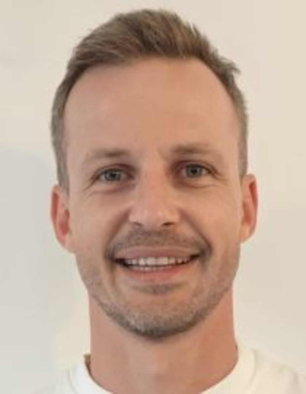 תמונת פורטרט של בעל המקצוע