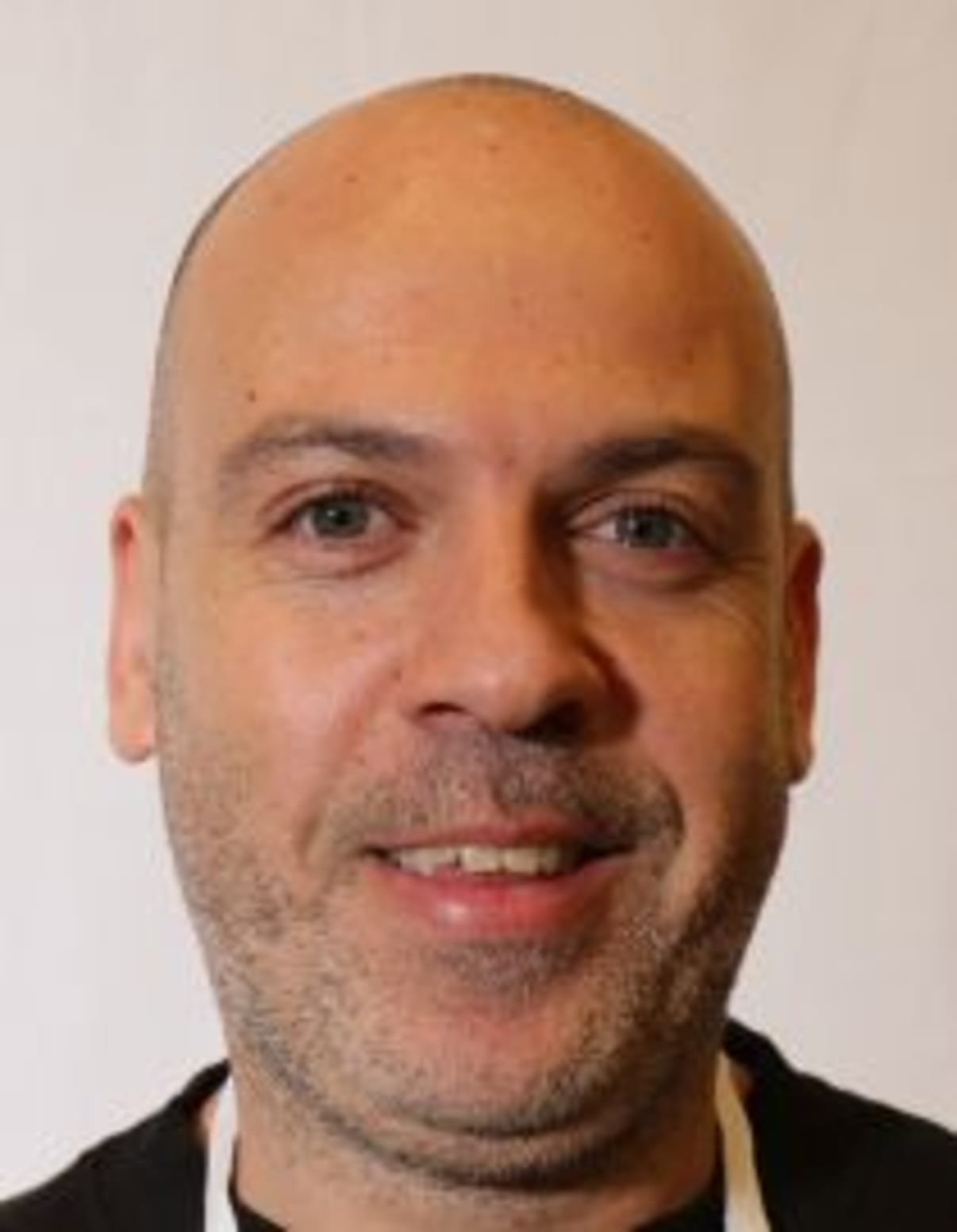 תמונת פורטרט של בעל המקצוע