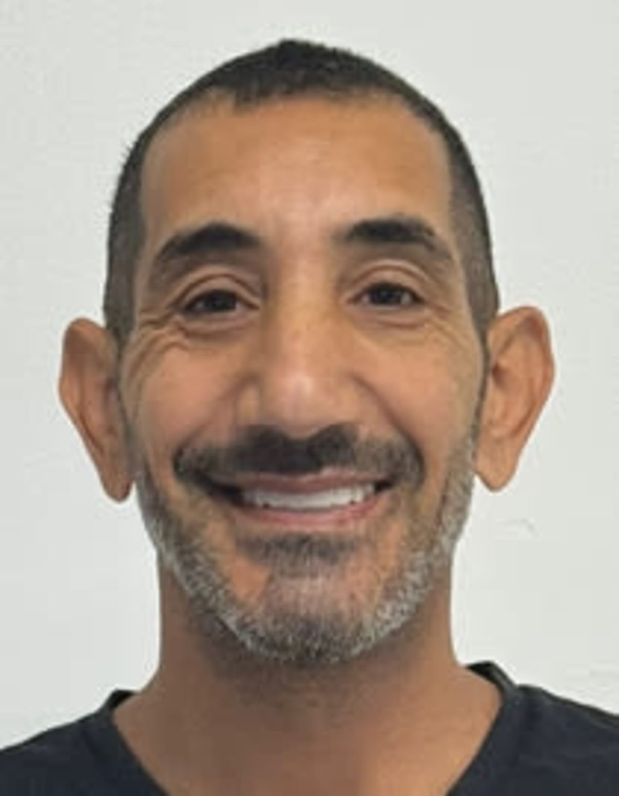 תמונת פורטרט של בעל המקצוע