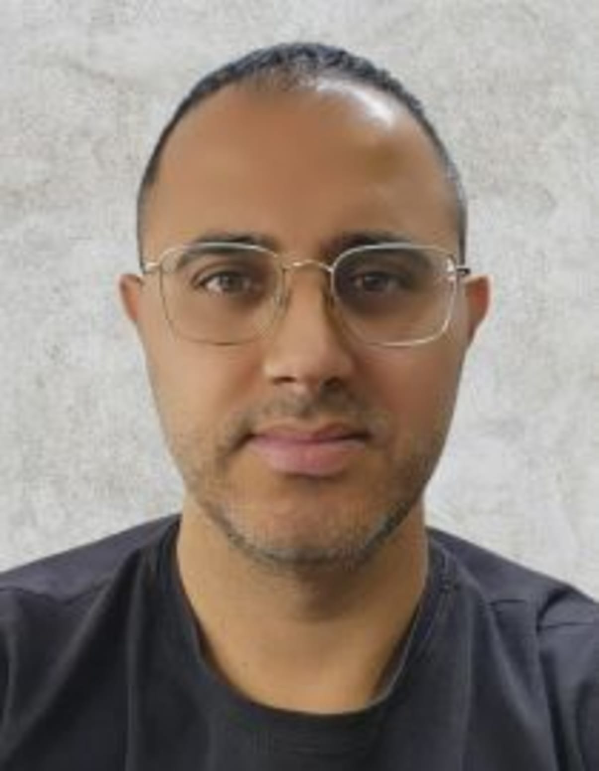 תמונת פורטרט של בעל המקצוע