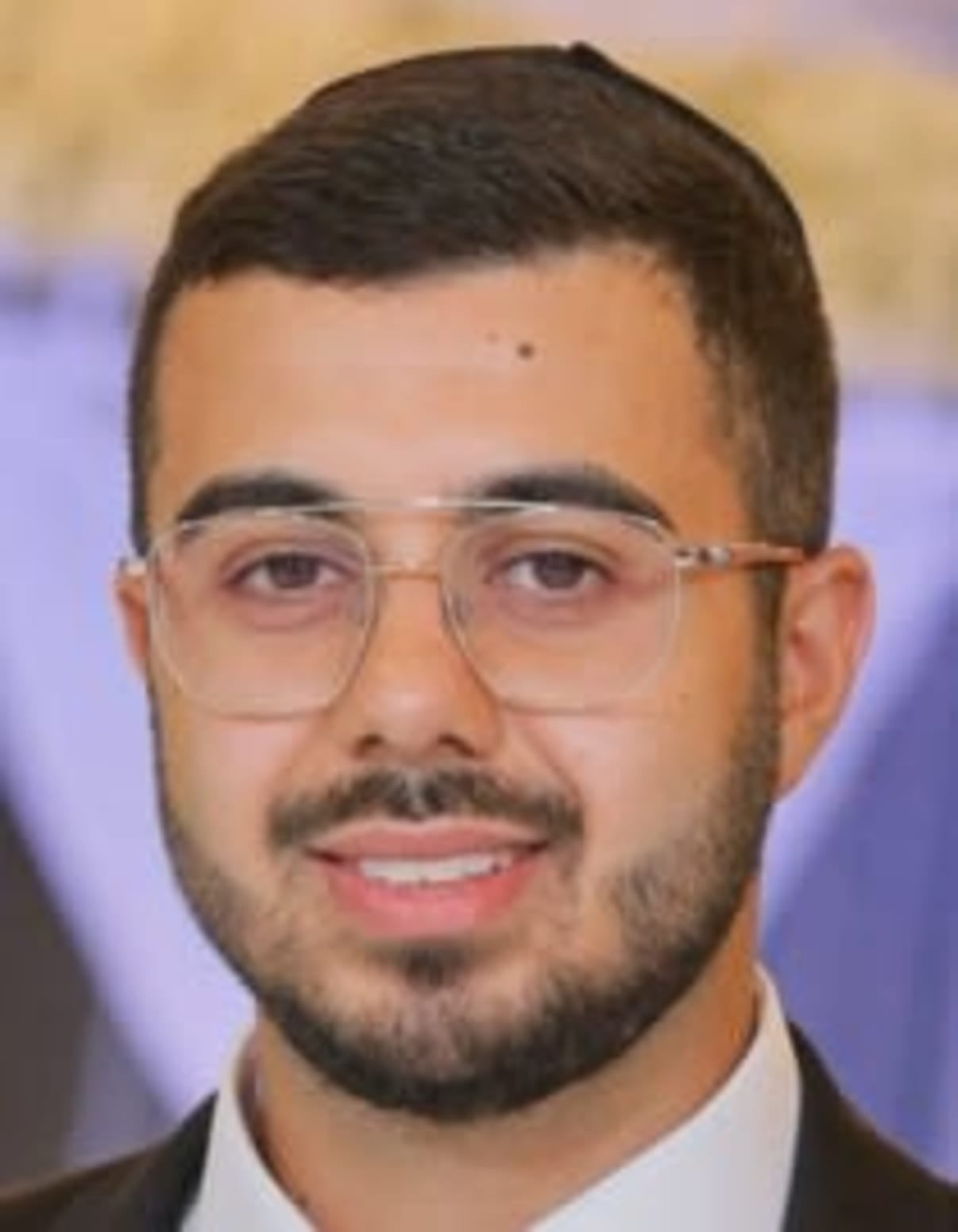 תמונת פורטרט של בעל המקצוע