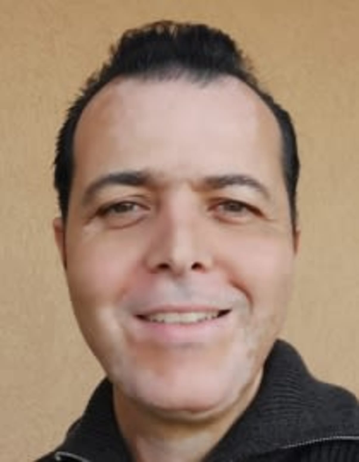 תמונת פורטרט של בעל המקצוע