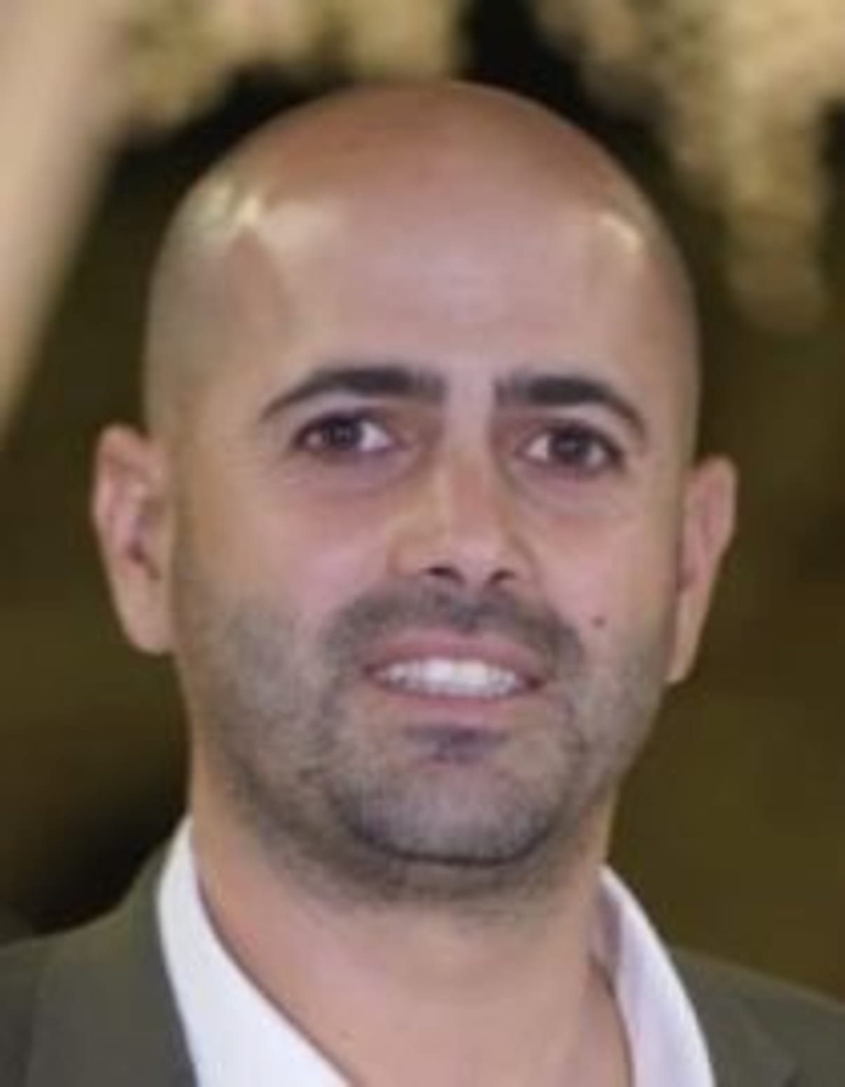 תמונת פורטרט של בעל המקצוע