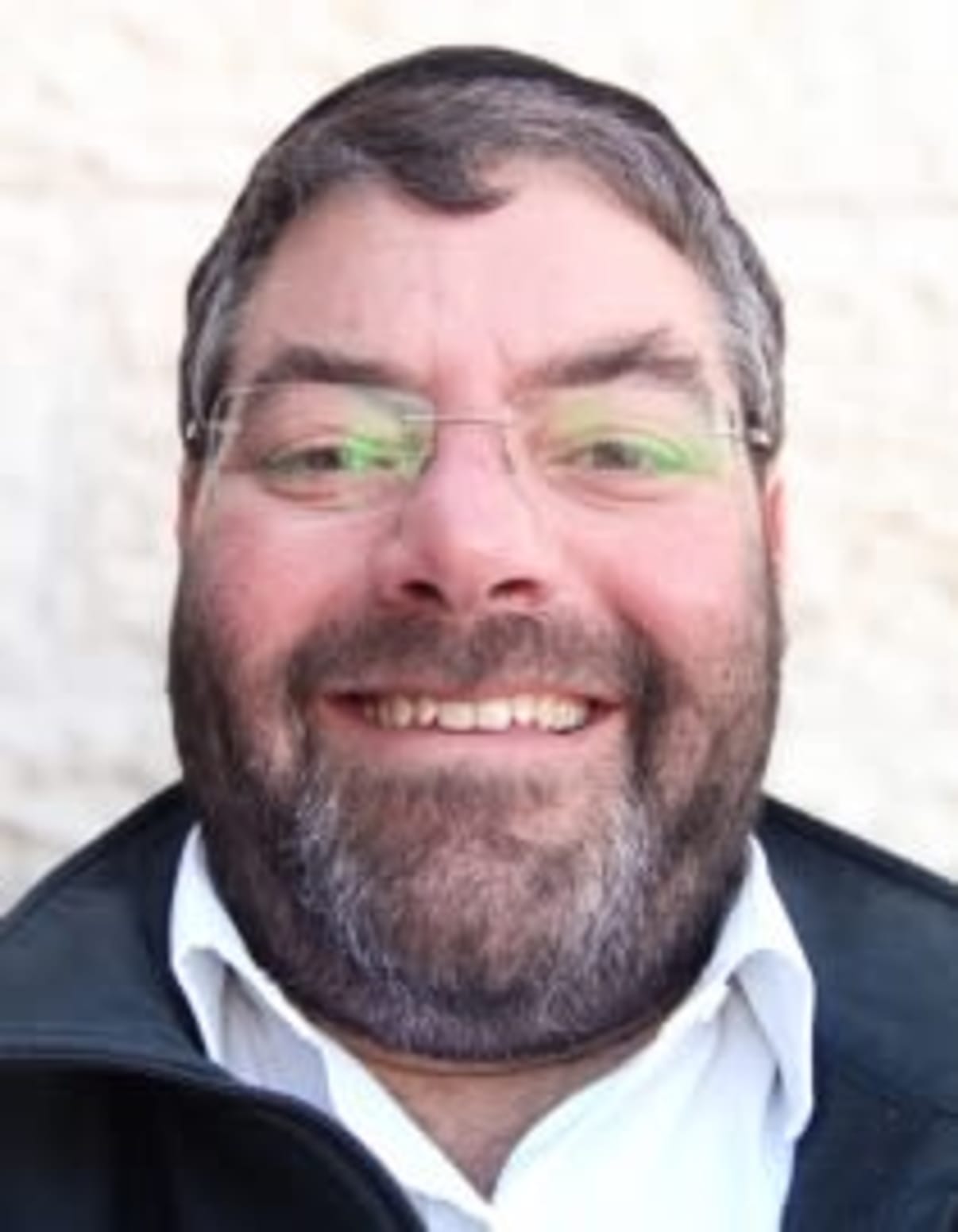 תמונת פורטרט של בעל המקצוע