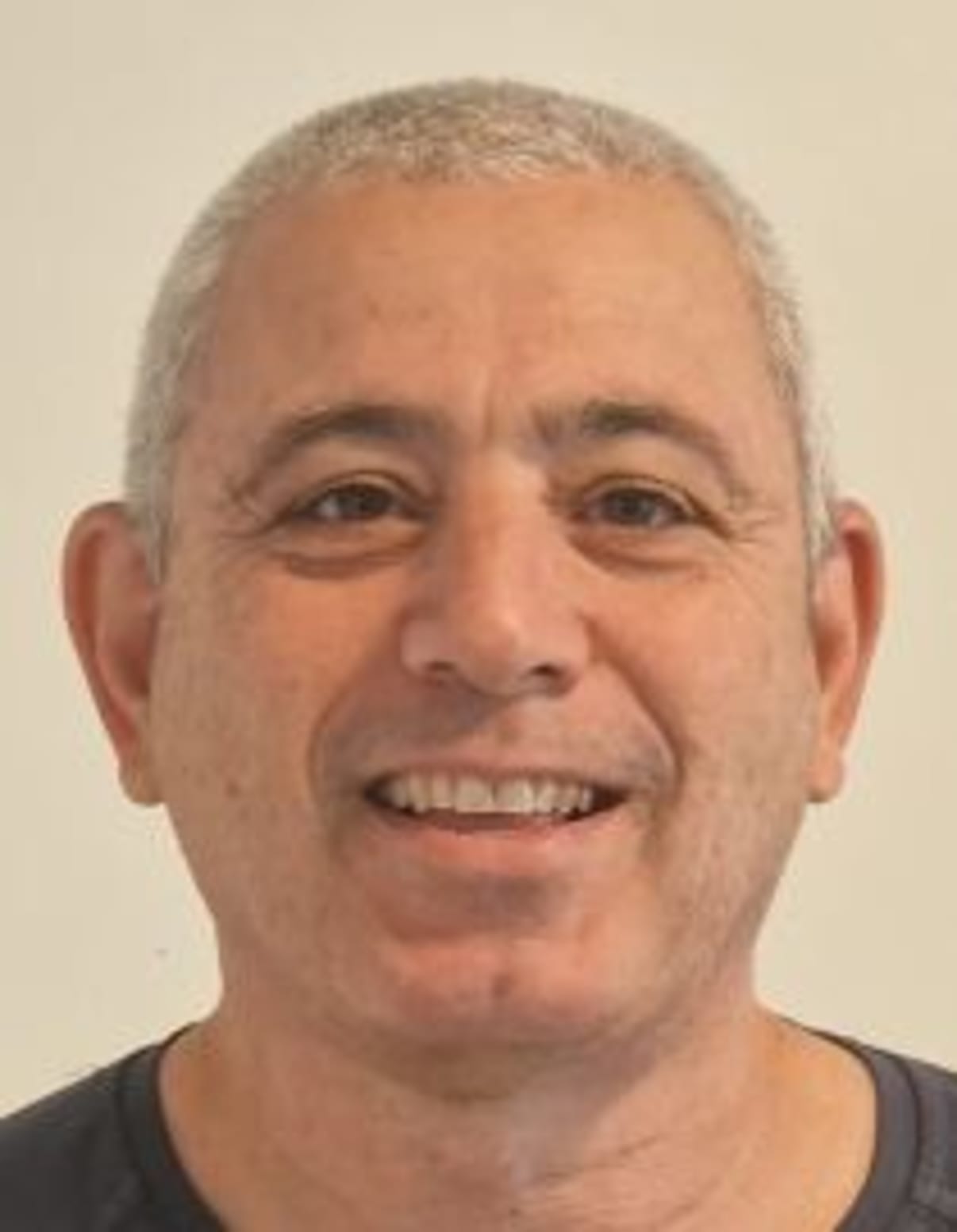 תמונת פורטרט של בעל המקצוע