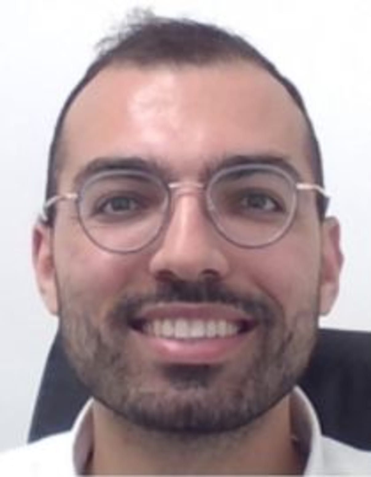 תמונת פורטרט של בעל המקצוע