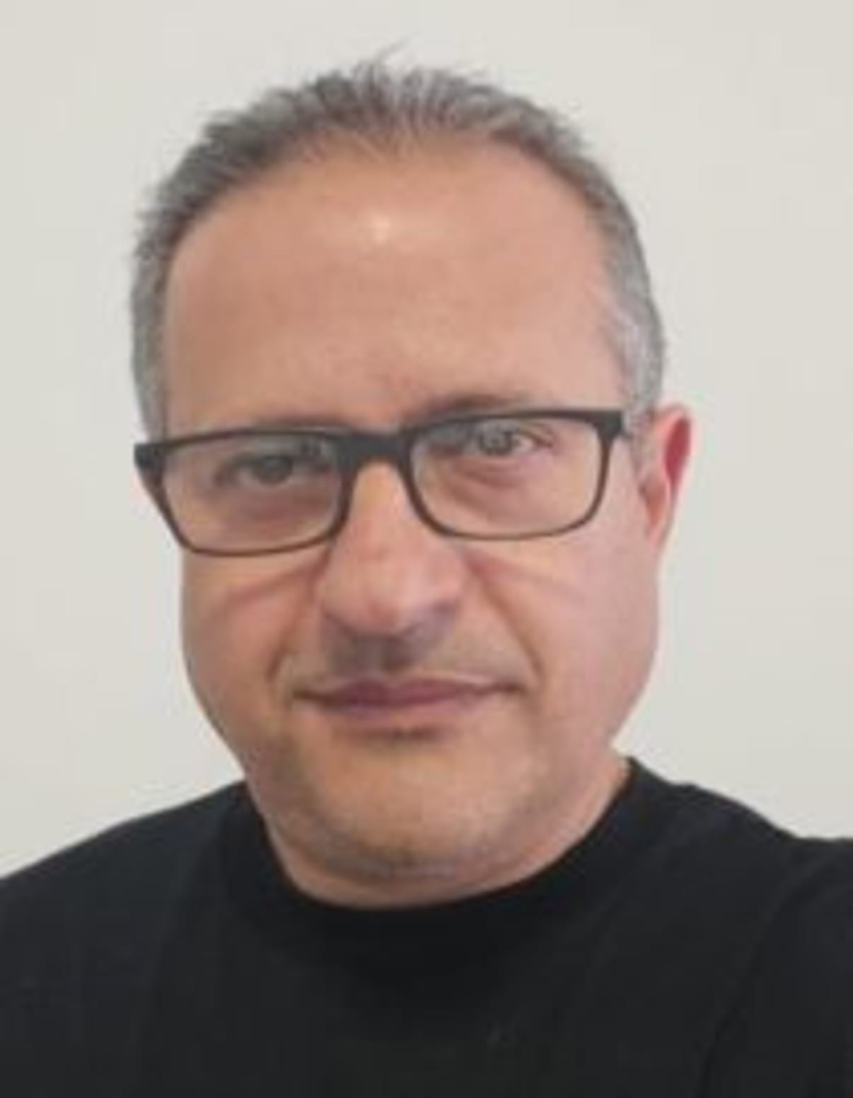 תמונת פורטרט של בעל המקצוע