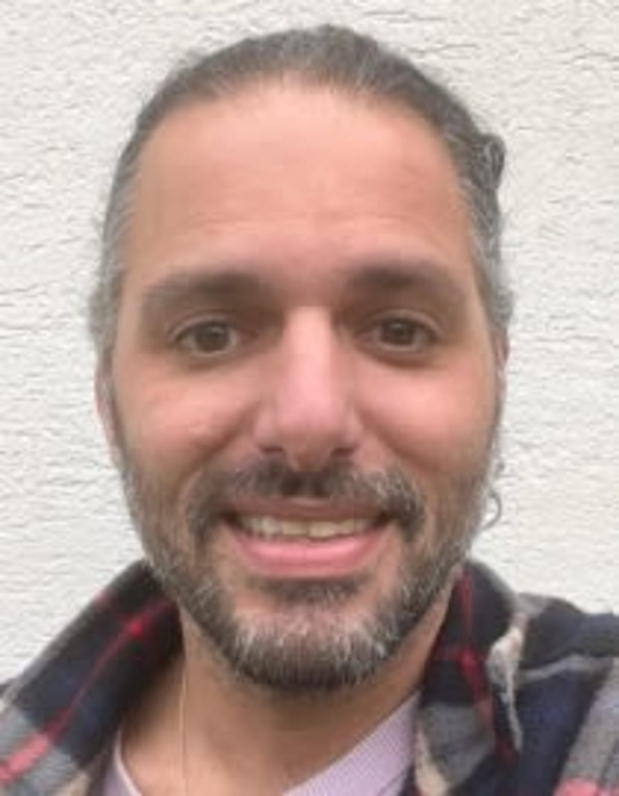 תמונת פורטרט של בעל המקצוע