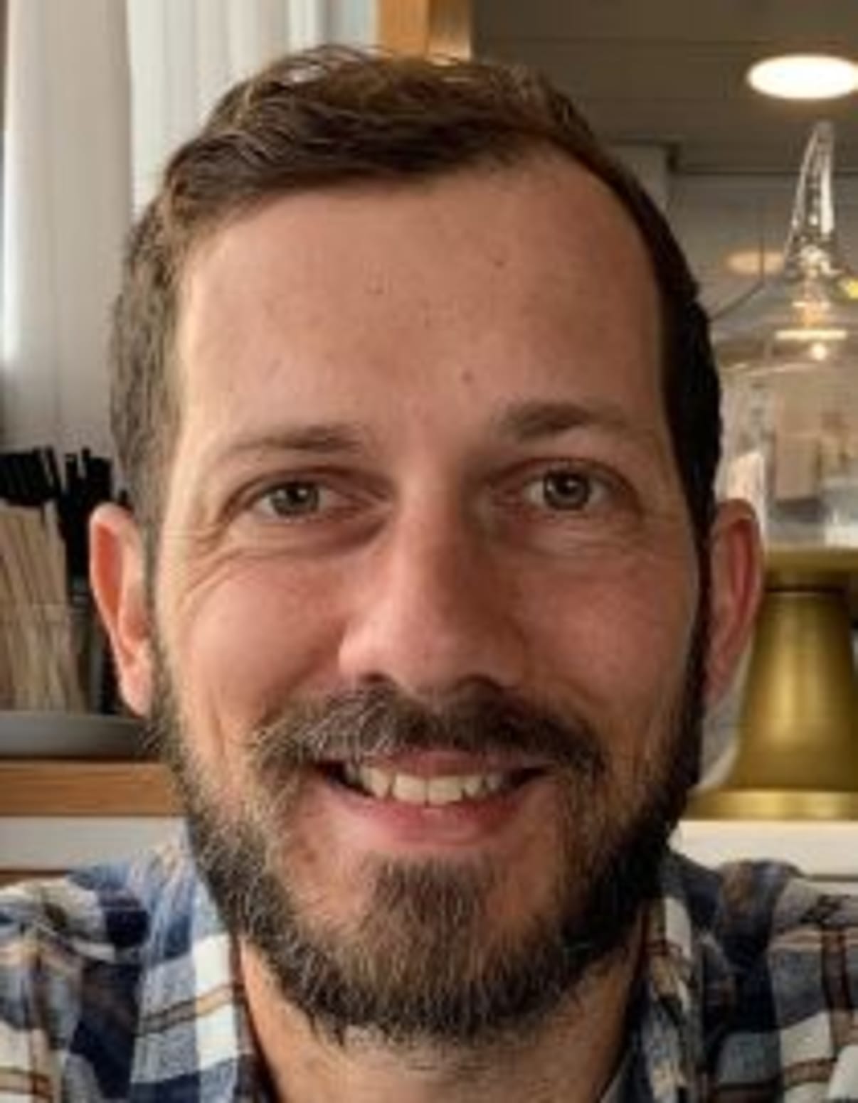 תמונת פורטרט של בעל המקצוע