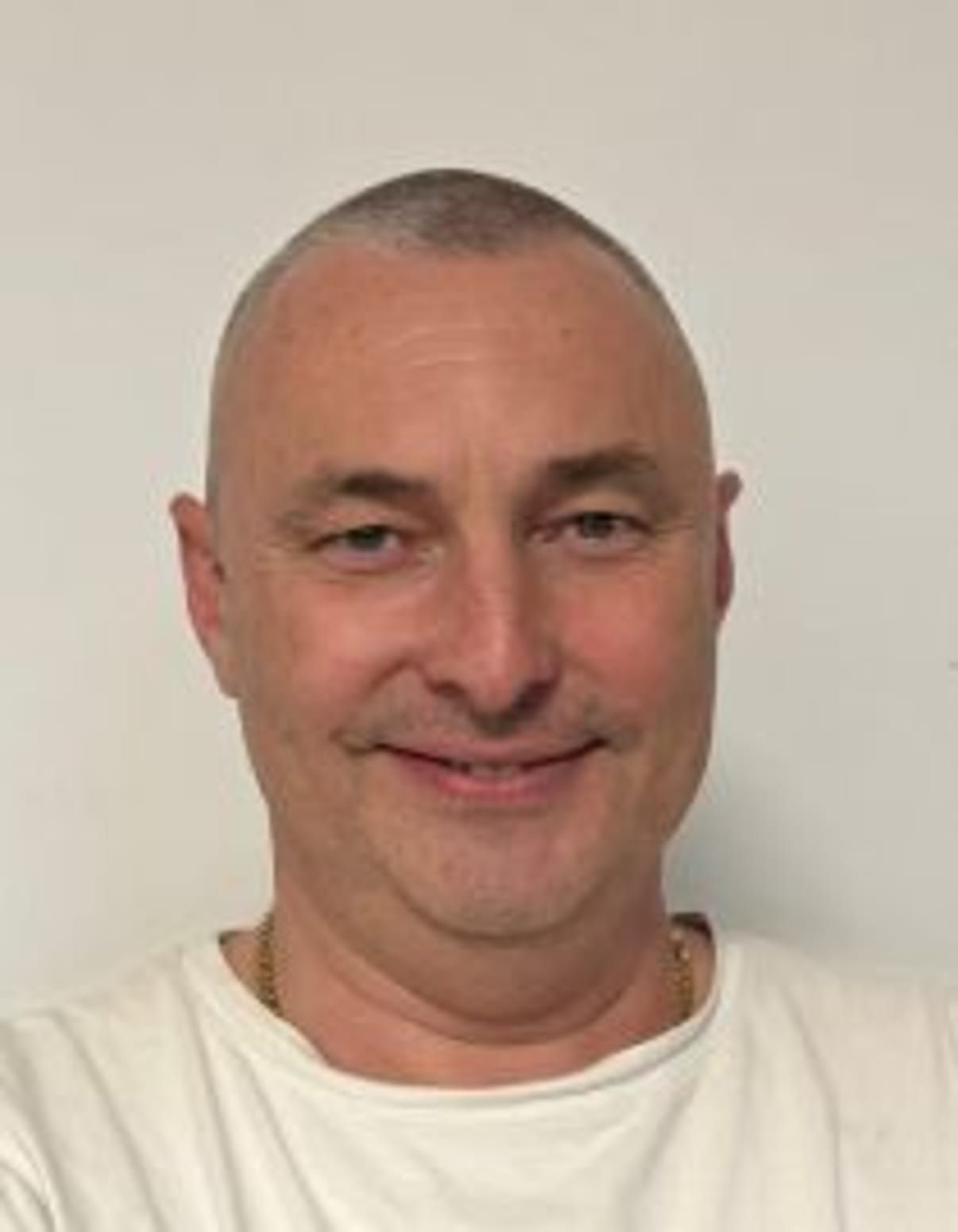 תמונת פורטרט של בעל המקצוע