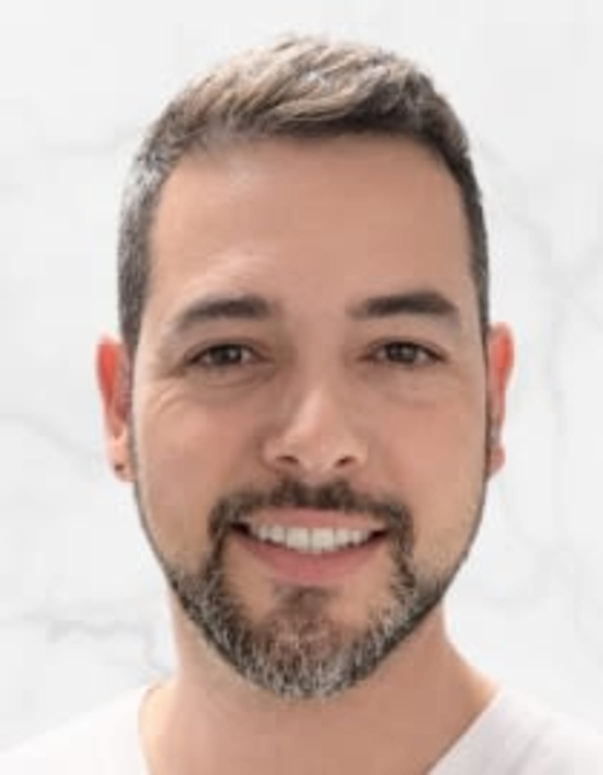 תמונת פורטרט של בעל המקצוע