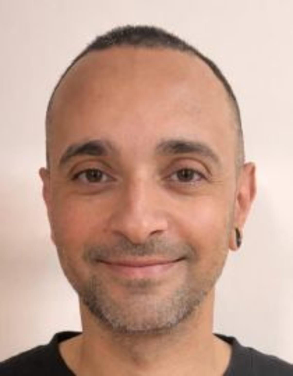 תמונת פורטרט של בעל המקצוע