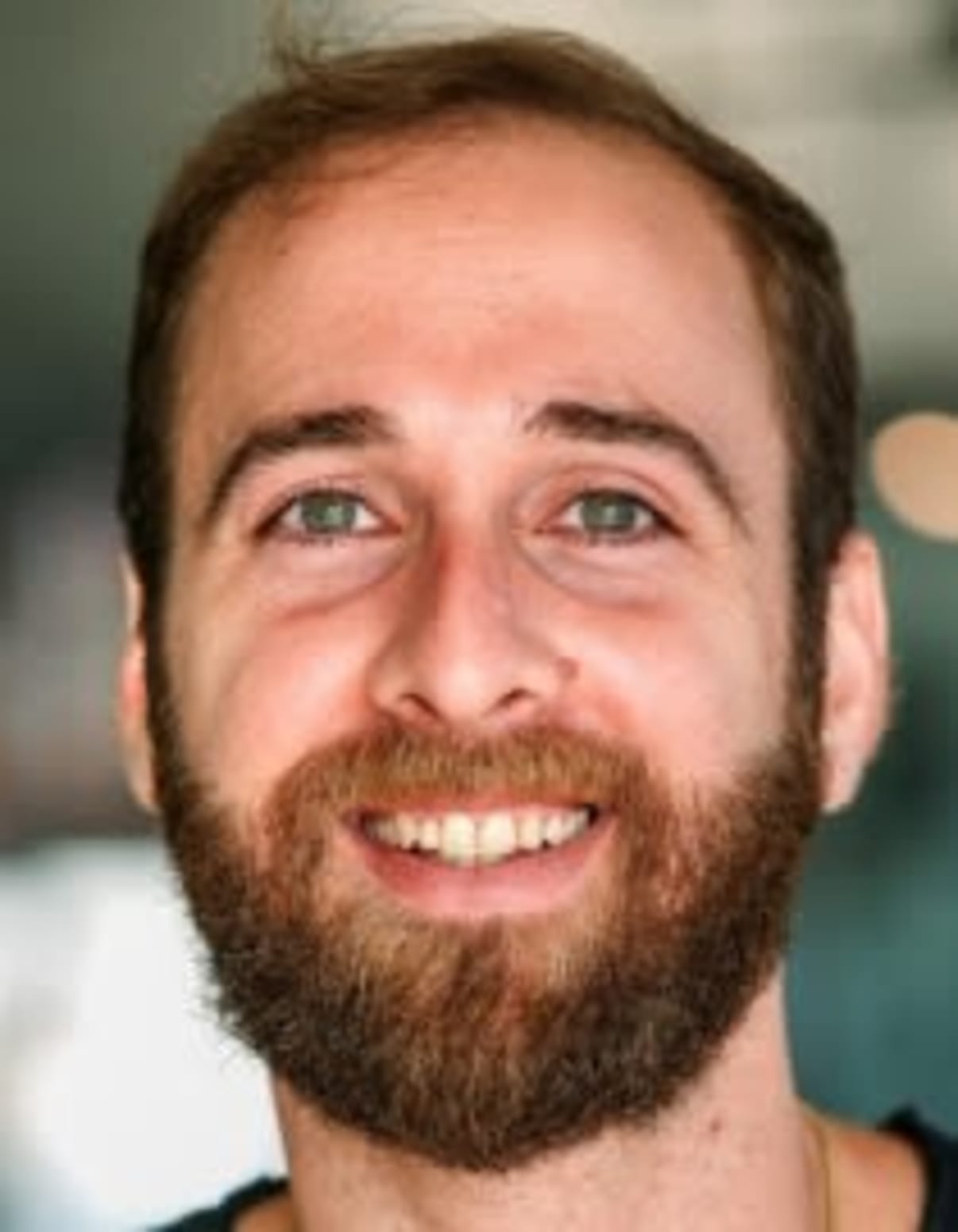 תמונת פורטרט של בעל המקצוע