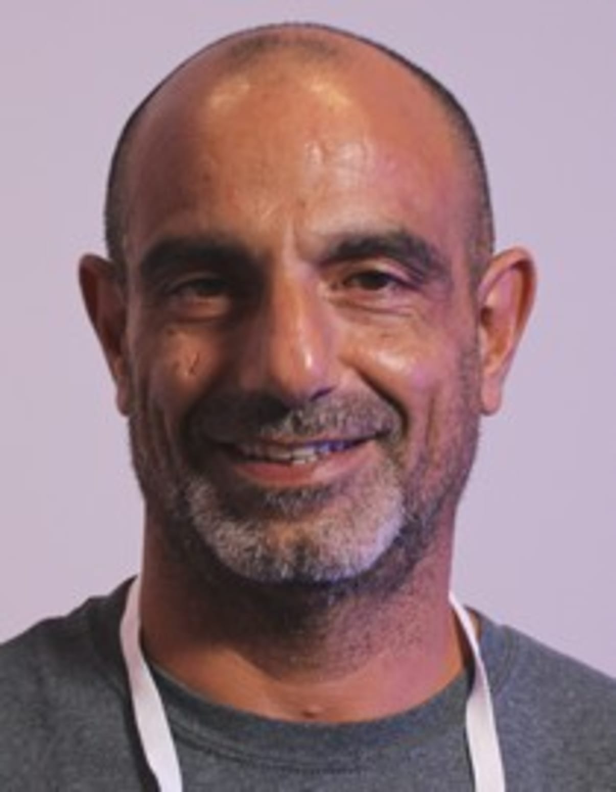 תמונת פורטרט של בעל המקצוע