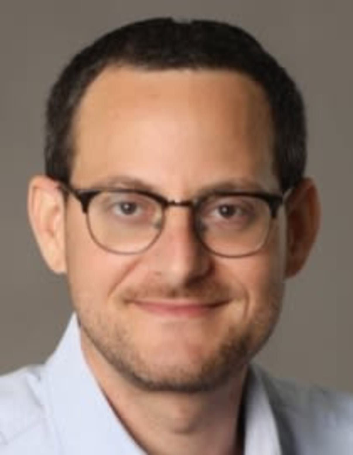 תמונת פורטרט של בעל המקצוע
