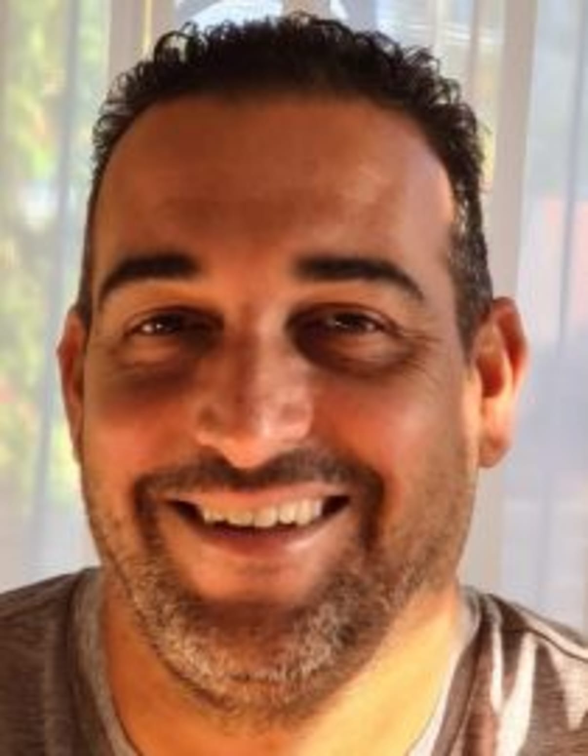 תמונת פורטרט של בעל המקצוע