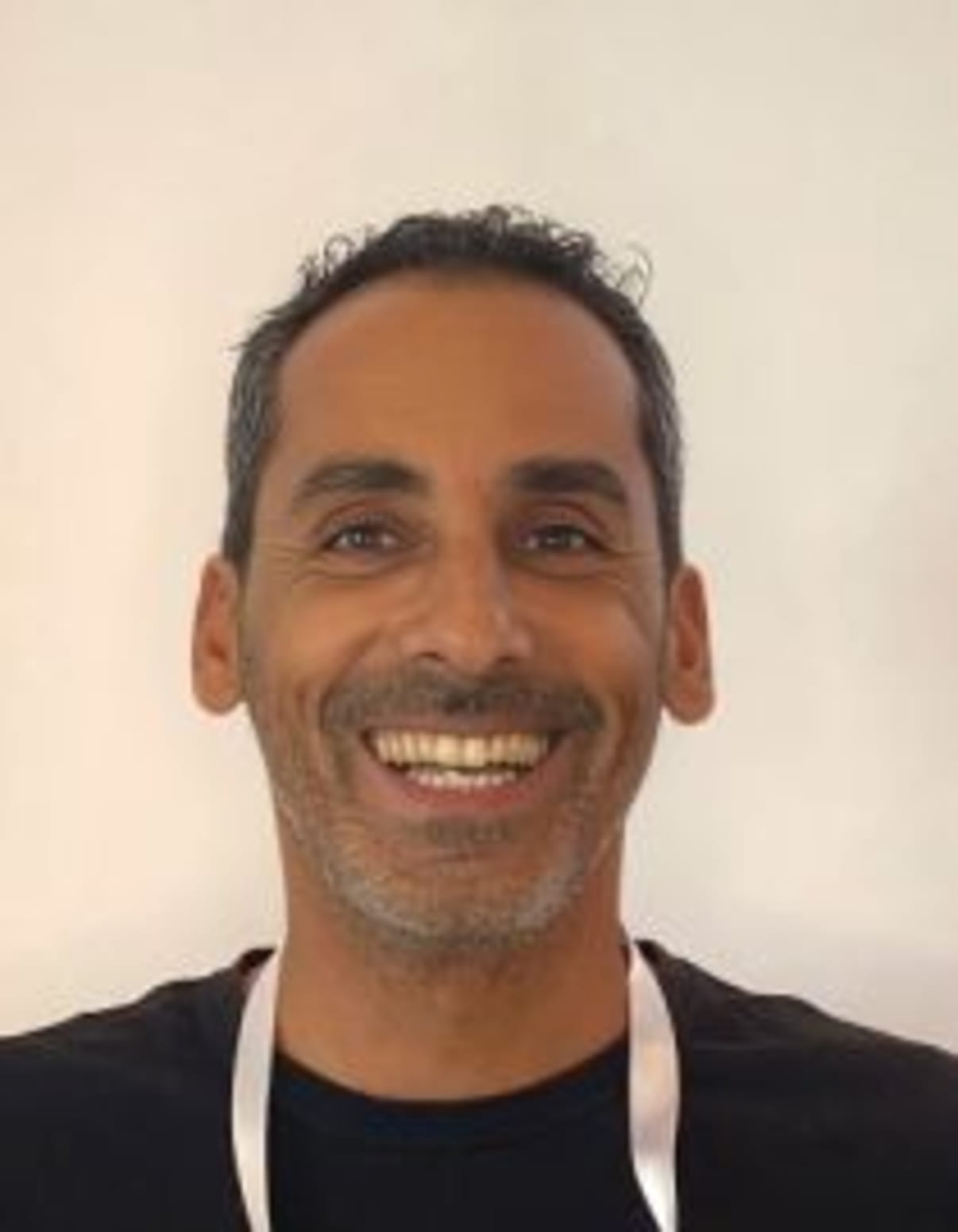 תמונת פורטרט של בעל המקצוע