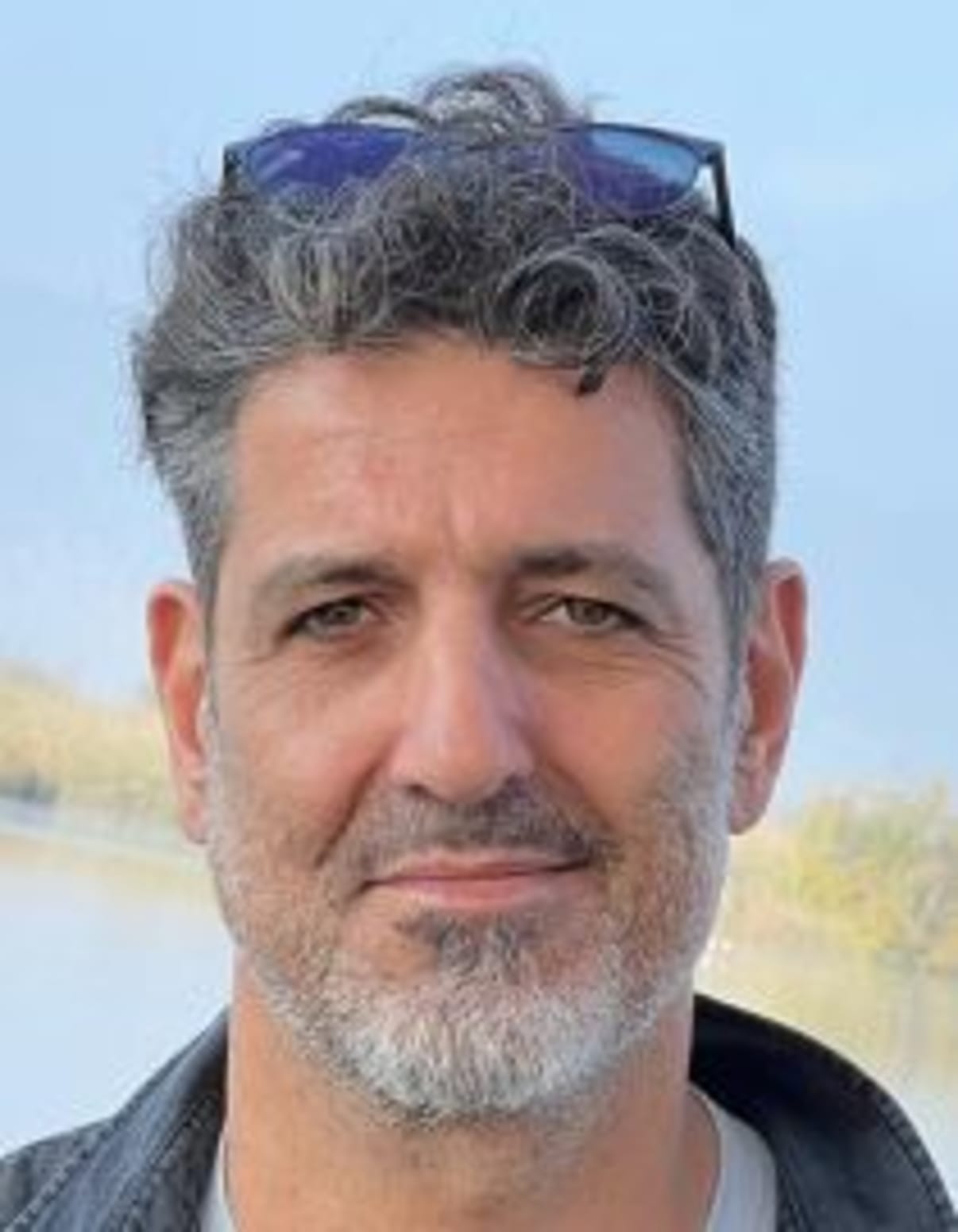 תמונת פורטרט של בעל המקצוע