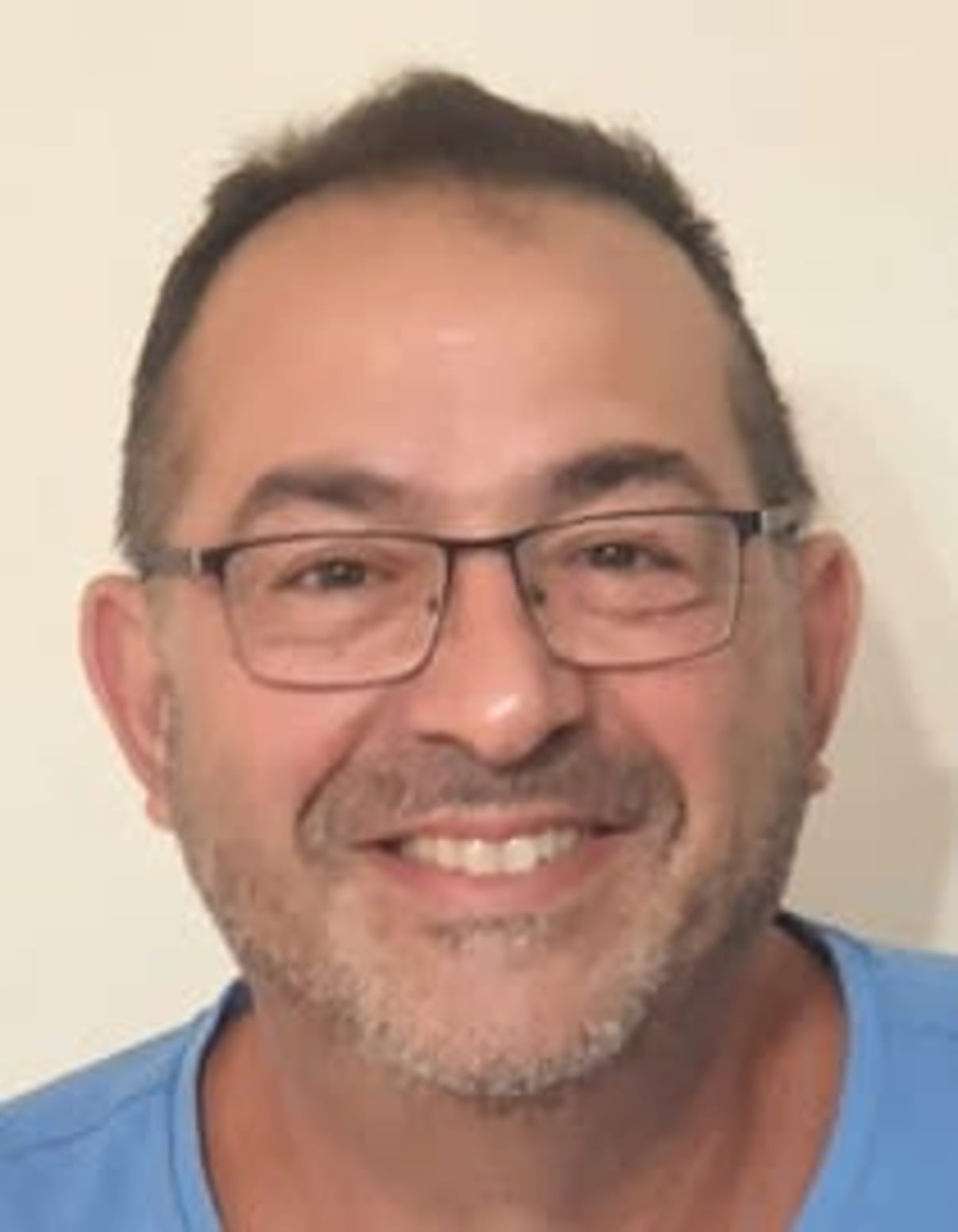 תמונת פורטרט של בעל המקצוע