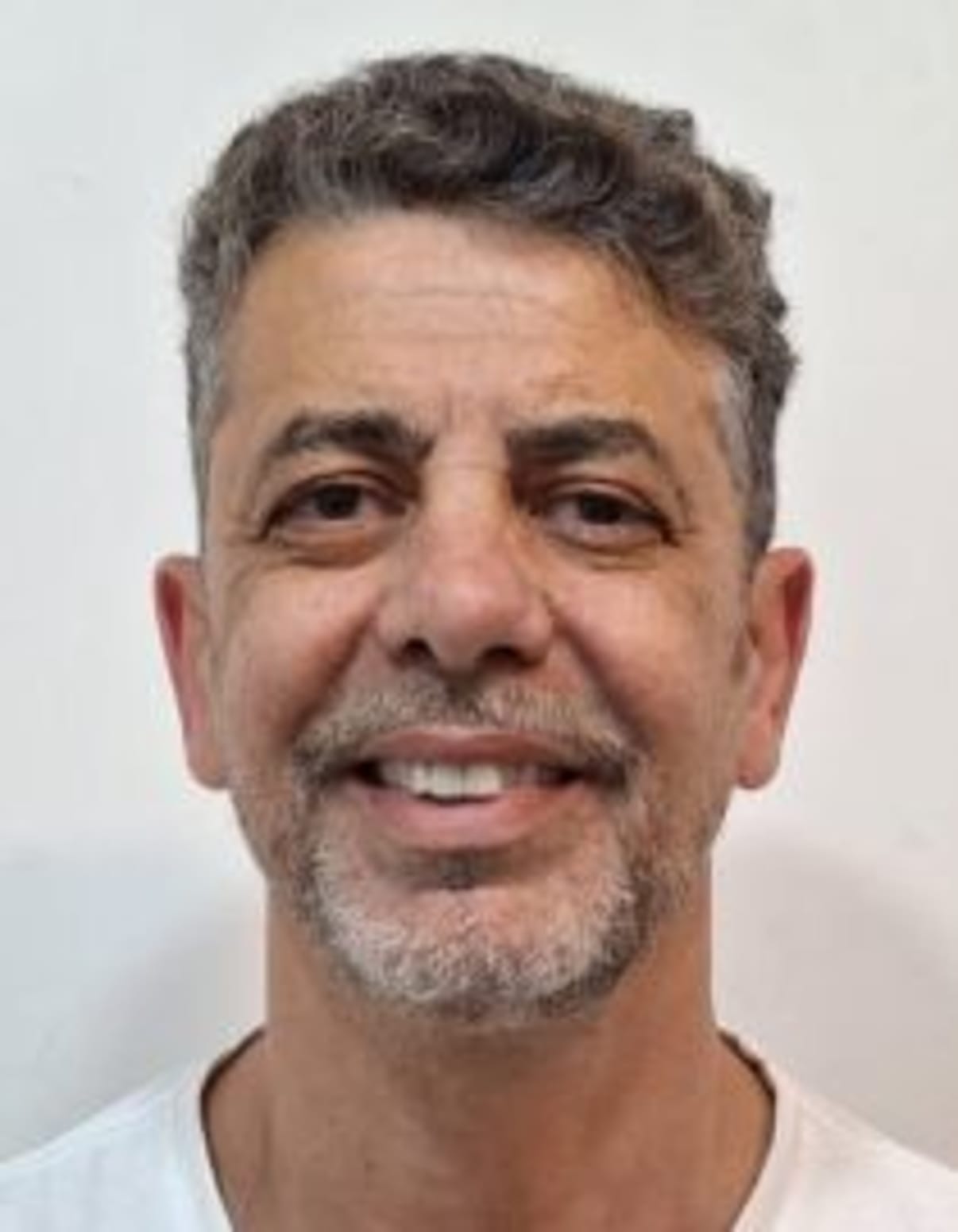 תמונת פורטרט של בעל המקצוע