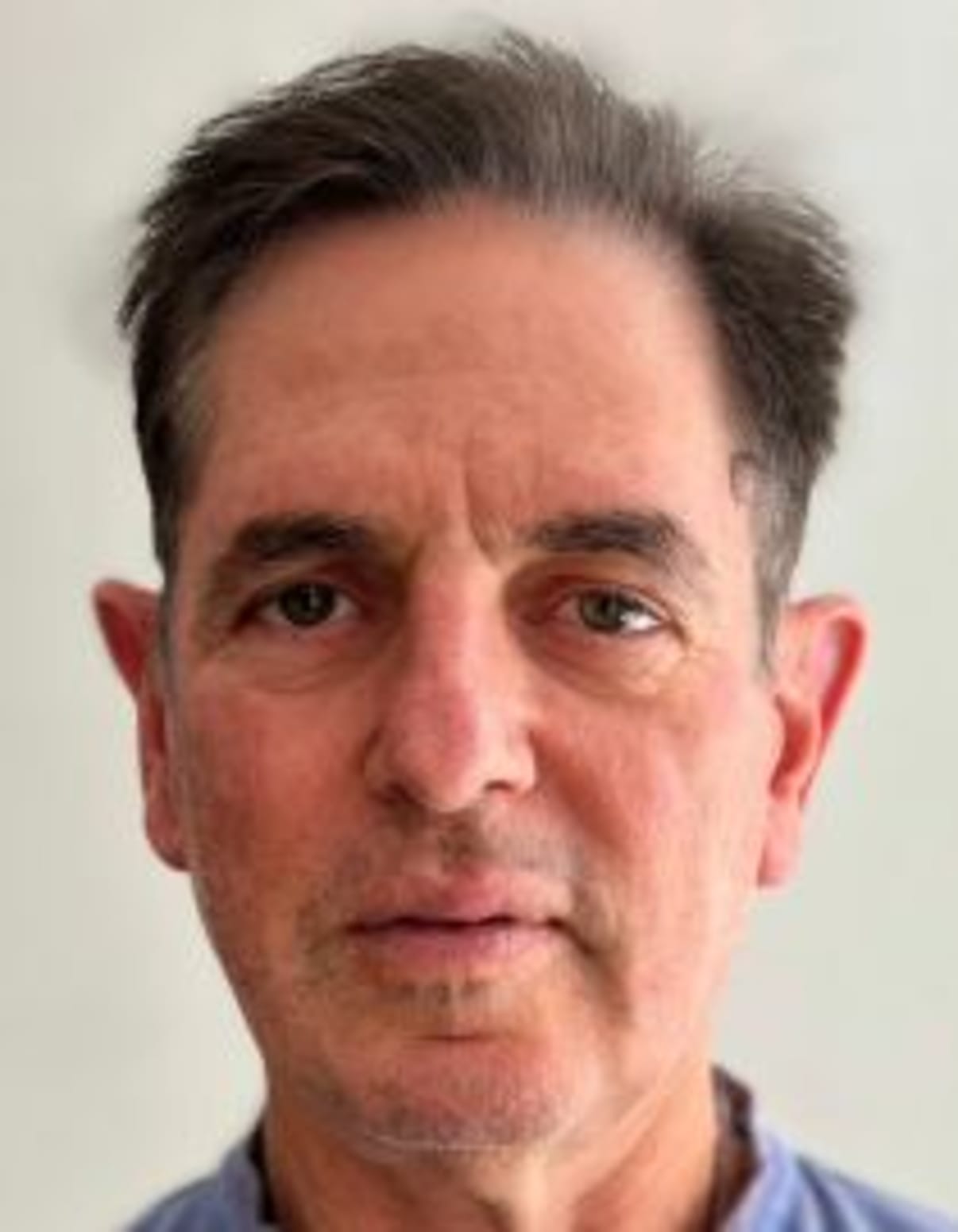 תמונת פורטרט של בעל המקצוע