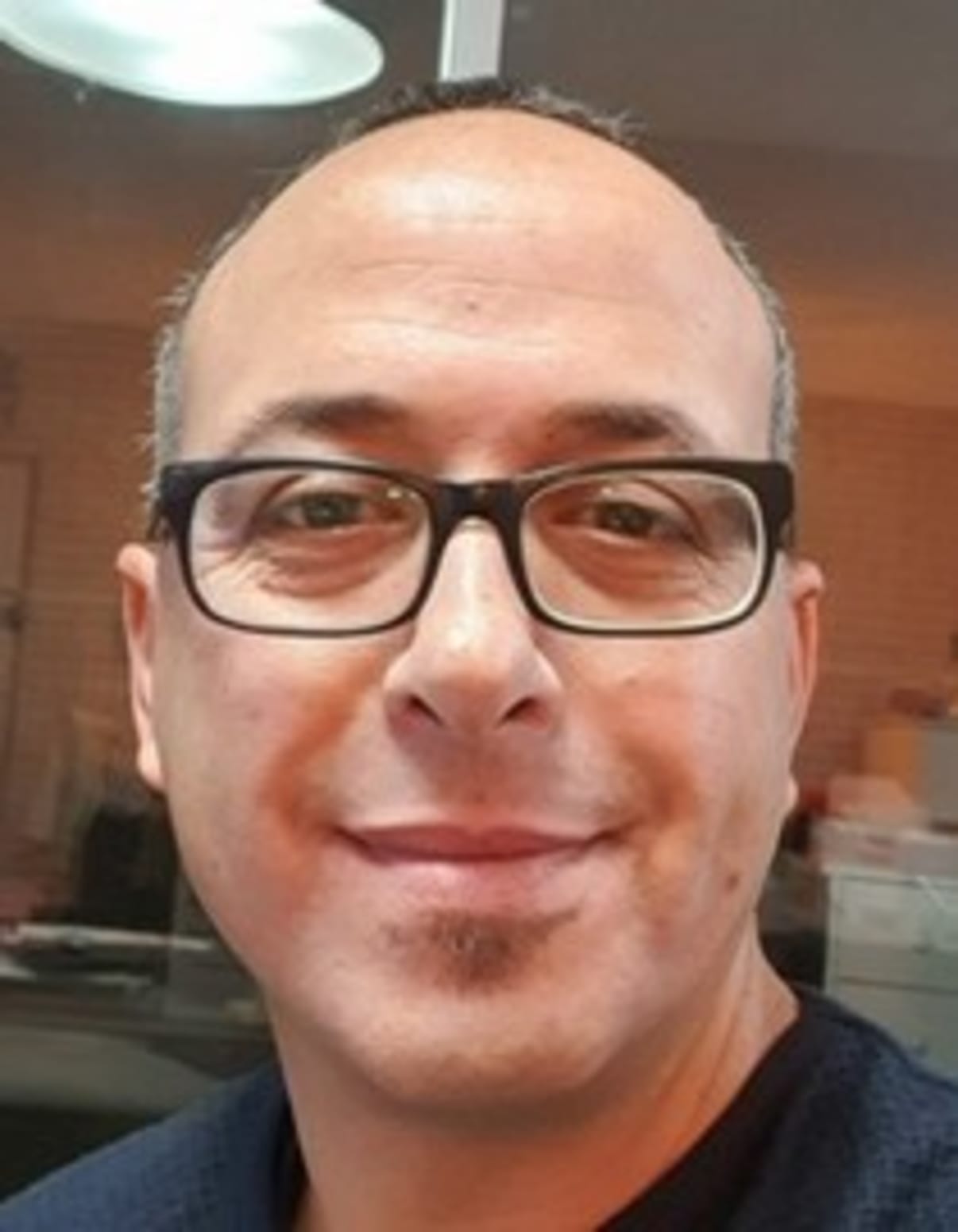 תמונת פורטרט של בעל המקצוע