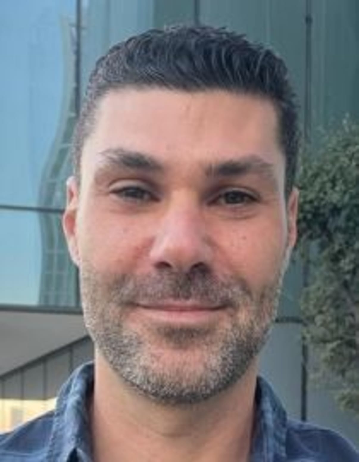 תמונת פורטרט של בעל המקצוע