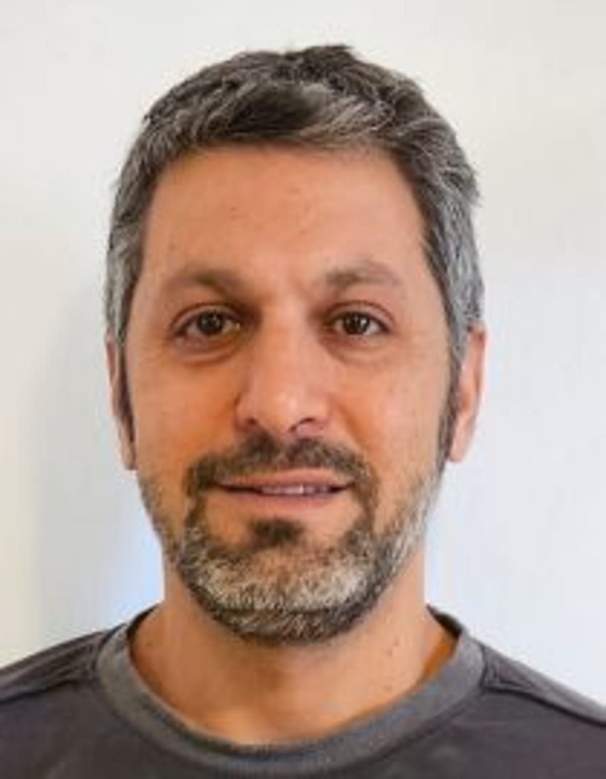 תמונת פורטרט של בעל המקצוע