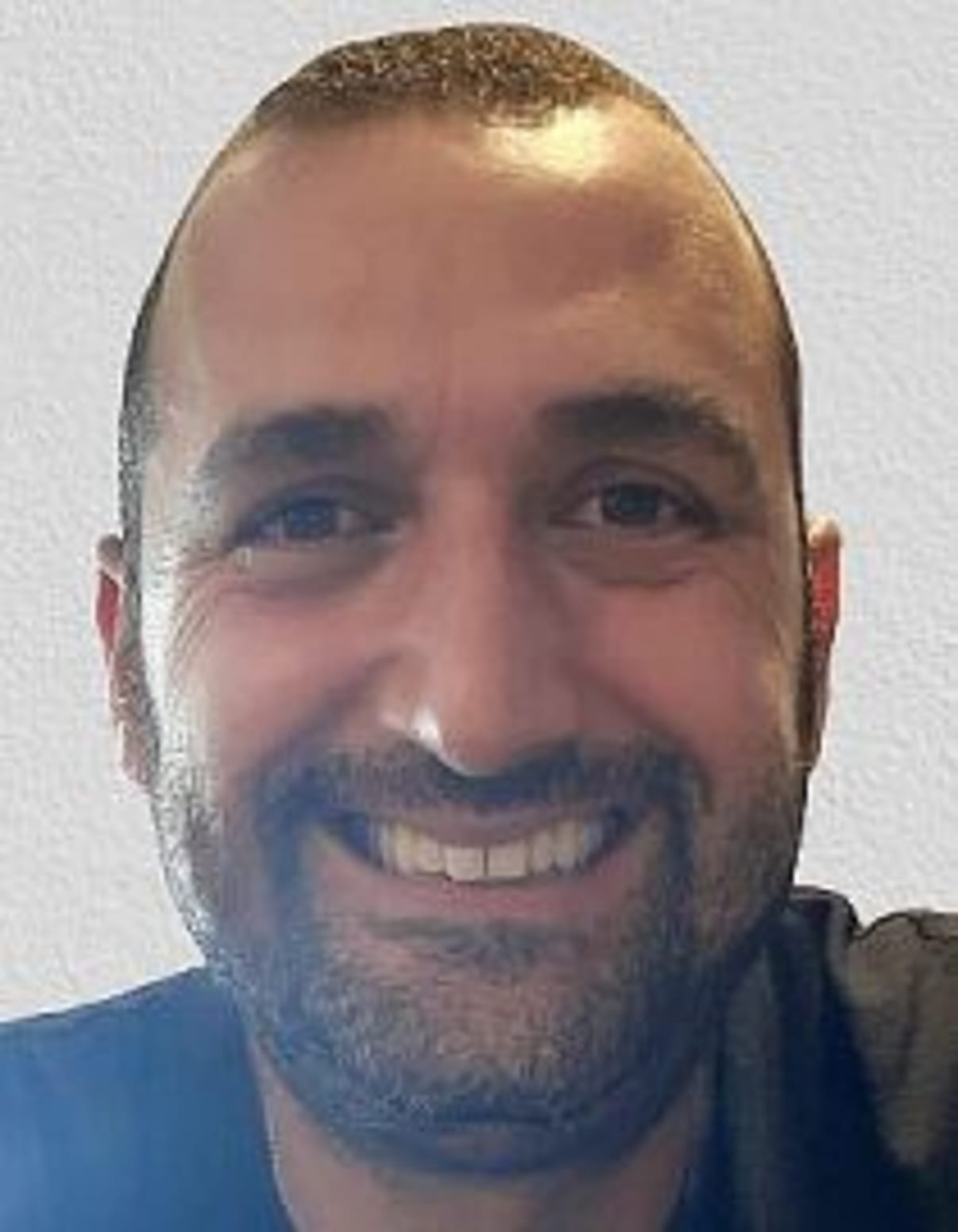 תמונת פורטרט של בעל המקצוע