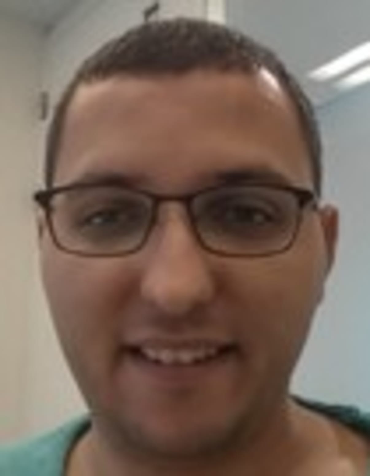 תמונת פורטרט של בעל המקצוע