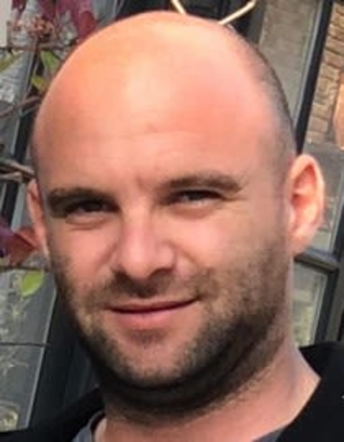 תמונת פורטרט של בעל המקצוע