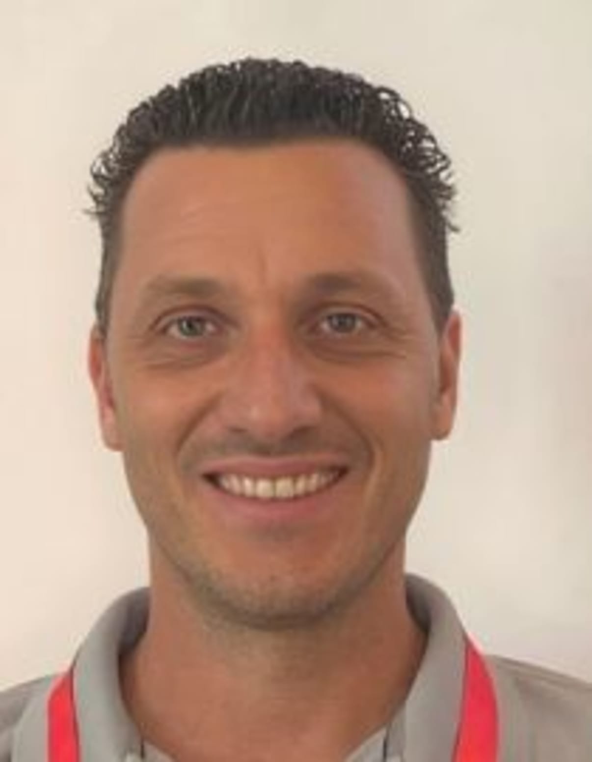 תמונת פורטרט של בעל המקצוע